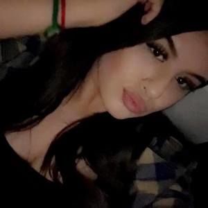 Meet your Posher, Perla